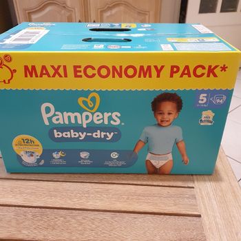 Couches pampers Baby Dry taille 5 maxi economy pack