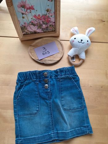 Jupe en jean pour fille taille 3ans marque Orchestra très bon état