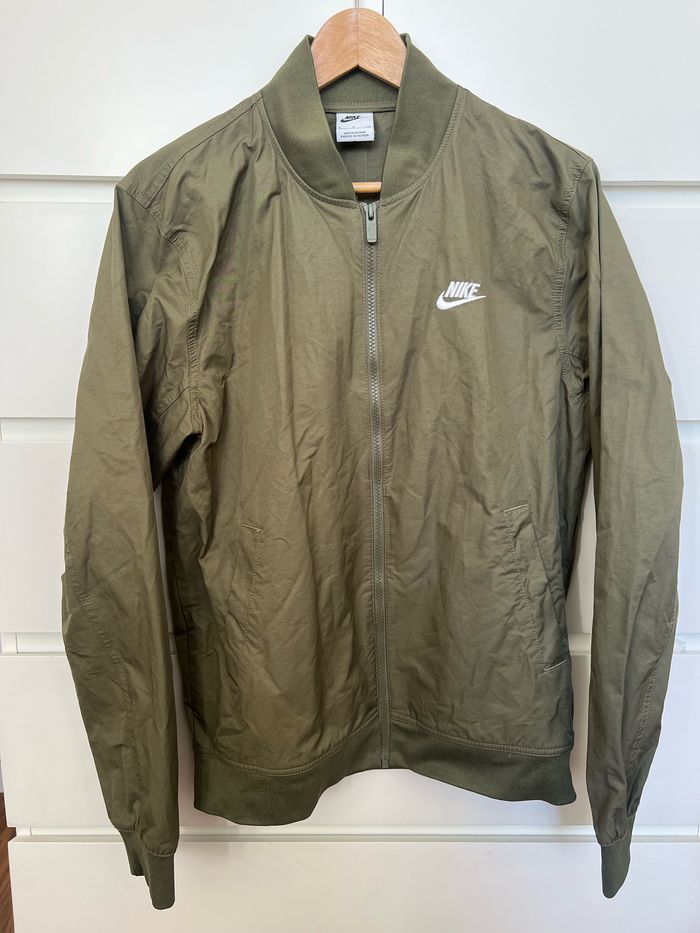 Veste Nike taille S - photo numéro 2