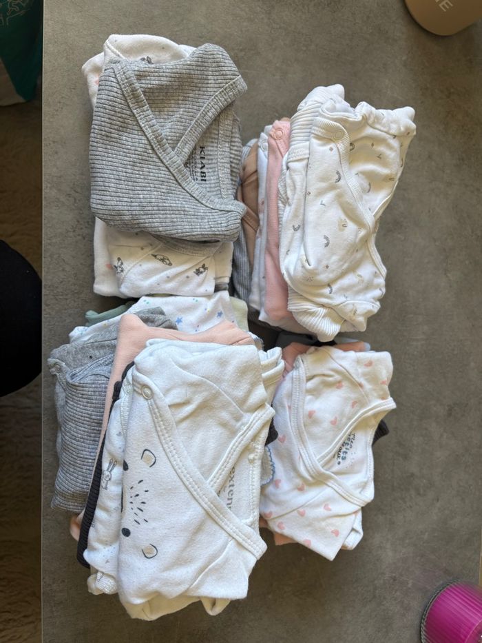 Vêtements, bébé fille un mois - photo numéro 5