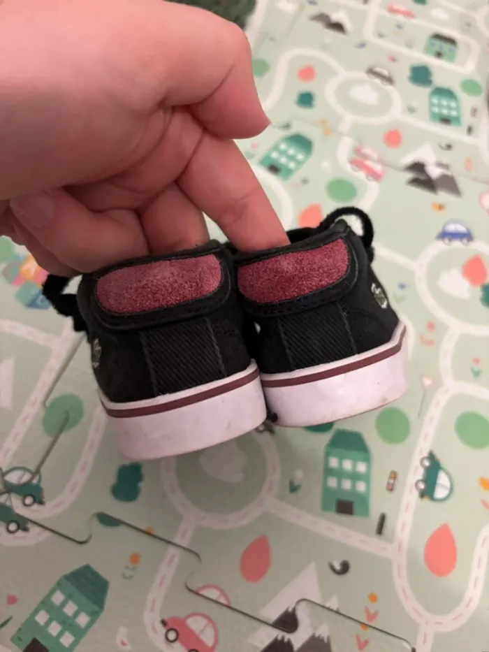 Chaussures Lacoste taille 20 - photo numéro 6