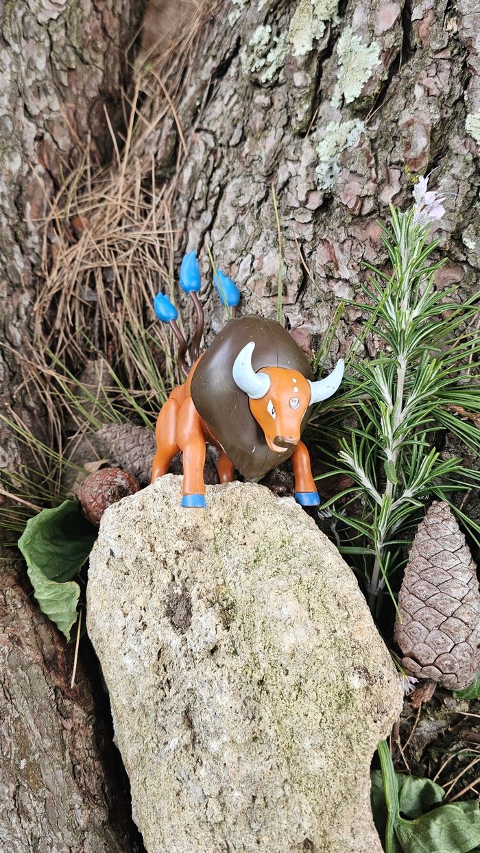 Super figurine Pokemon nintendo tauros