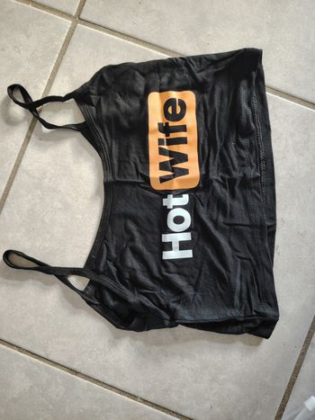 Débardeurs hot wife