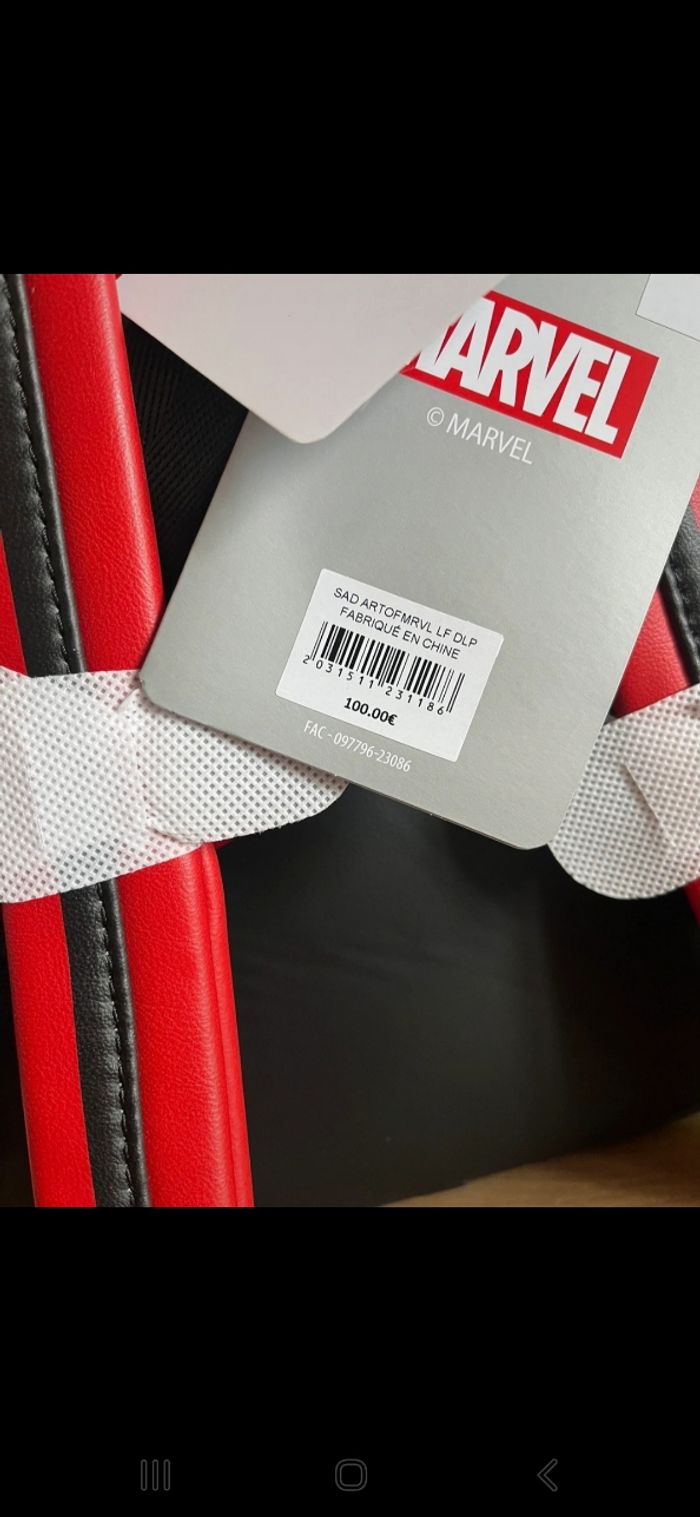 Loungefly hotel New York marvel - photo numéro 3