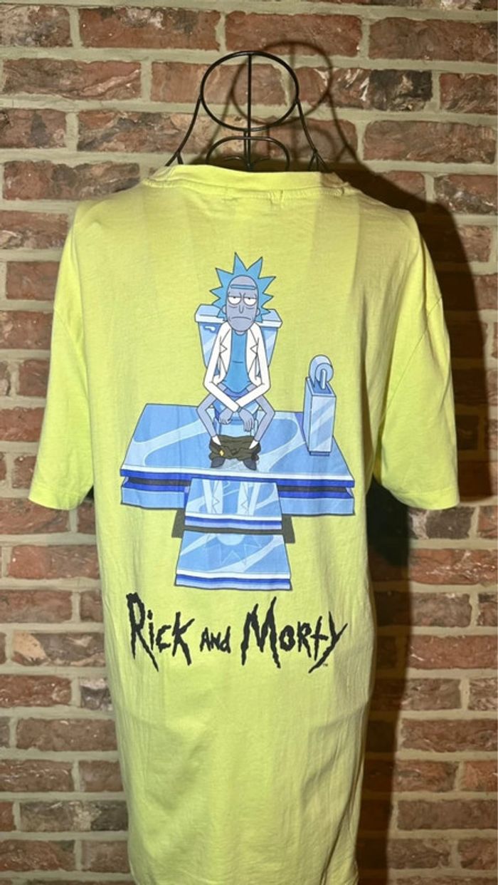 T-shirt vert Rick et Morty x Bershka Taille M / 38 - photo numéro 8