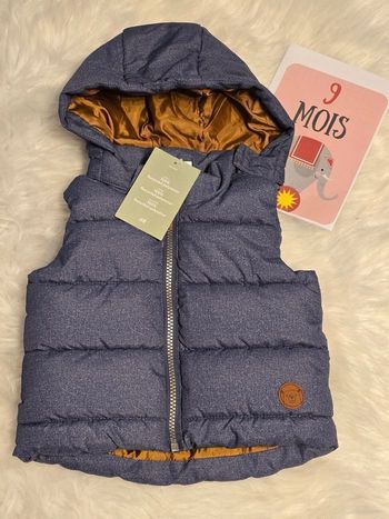 NEUVE (NON PORTÉE)🏷🤩😍🤎💙 superbe doudoune sans manche,  capuche amovible 9 mois garçon 😍🤎🤩💙
