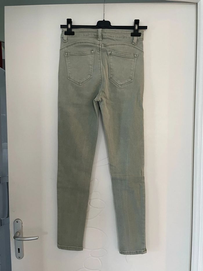 Pantalon jean vert d’eau clair très extensible taille haute coupe skinny Miss Bon taille 36 - photo numéro 5