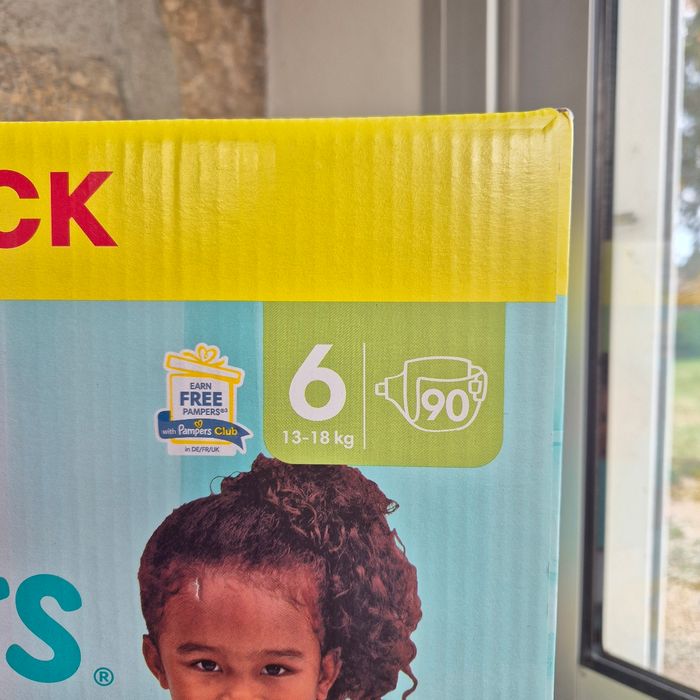 Couche taille 6 Premium Taille 6 Pampers : 90 Couches - photo numéro 2