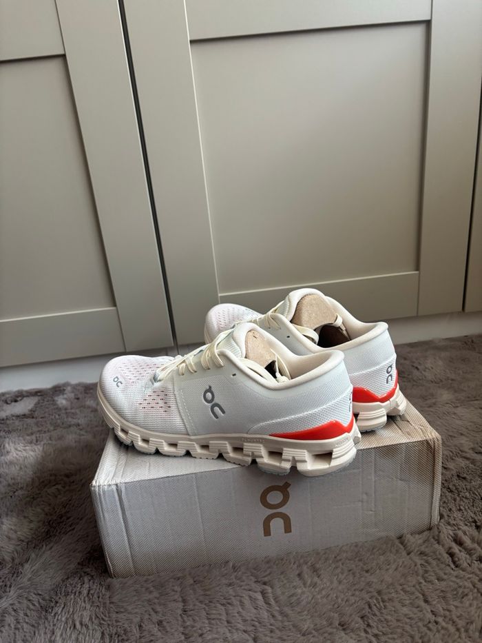 Basket blanche On - photo numéro 1