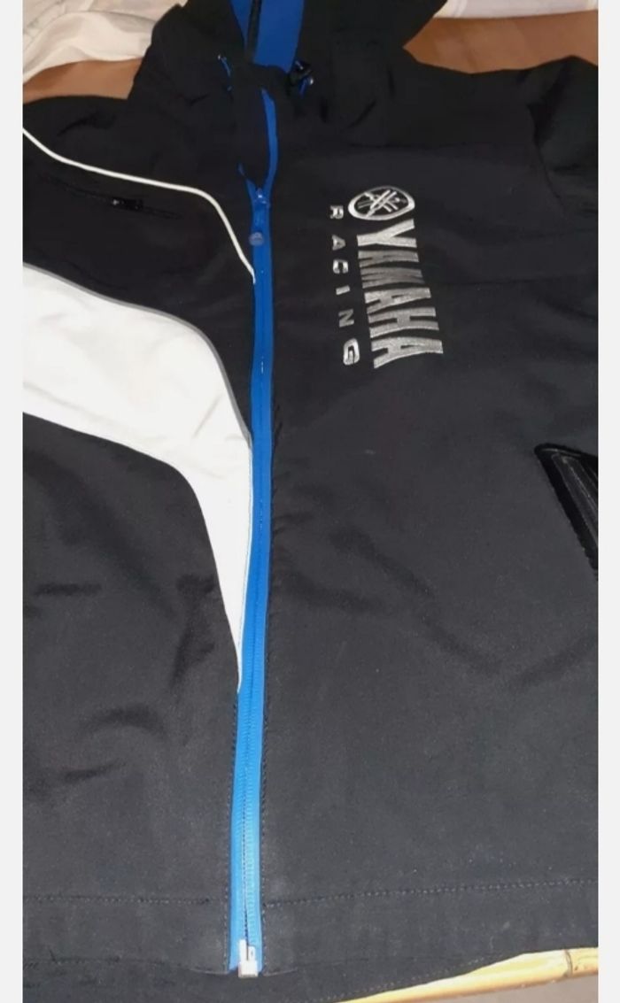 blouson léger  homme taille M Yamaha noir et bleu/ blanc excellent etat neuf - photo numéro 6