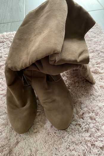 Bottes à talon compensées en daim taille 37