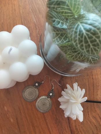 Boucles d'oreilles pendantes rondes