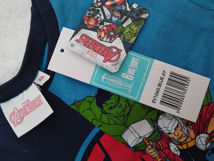 Tee-shirt garçon Avengers Marvel neuf avec étiquettes 6 ans - photo numéro 4