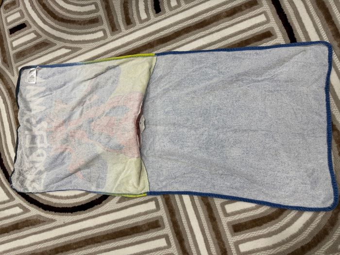 Poncho de bain Spider-Man H&M Marvel T.2-6 ans très bon état - photo numéro 5