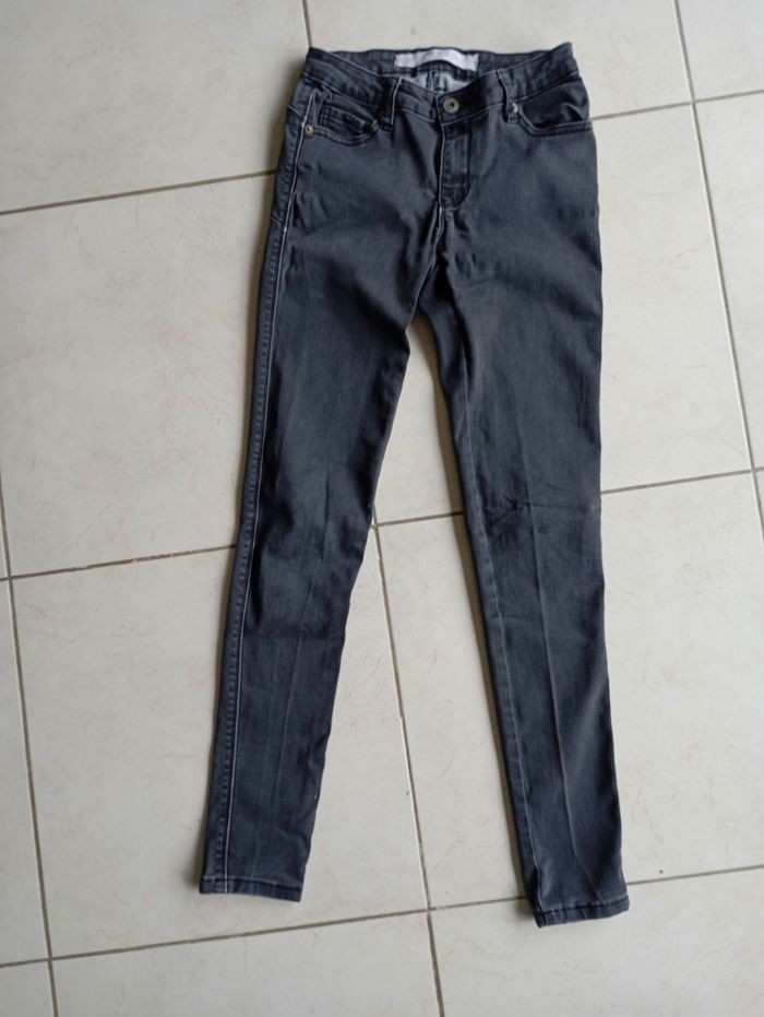 Jean noir Jennifer taille 36