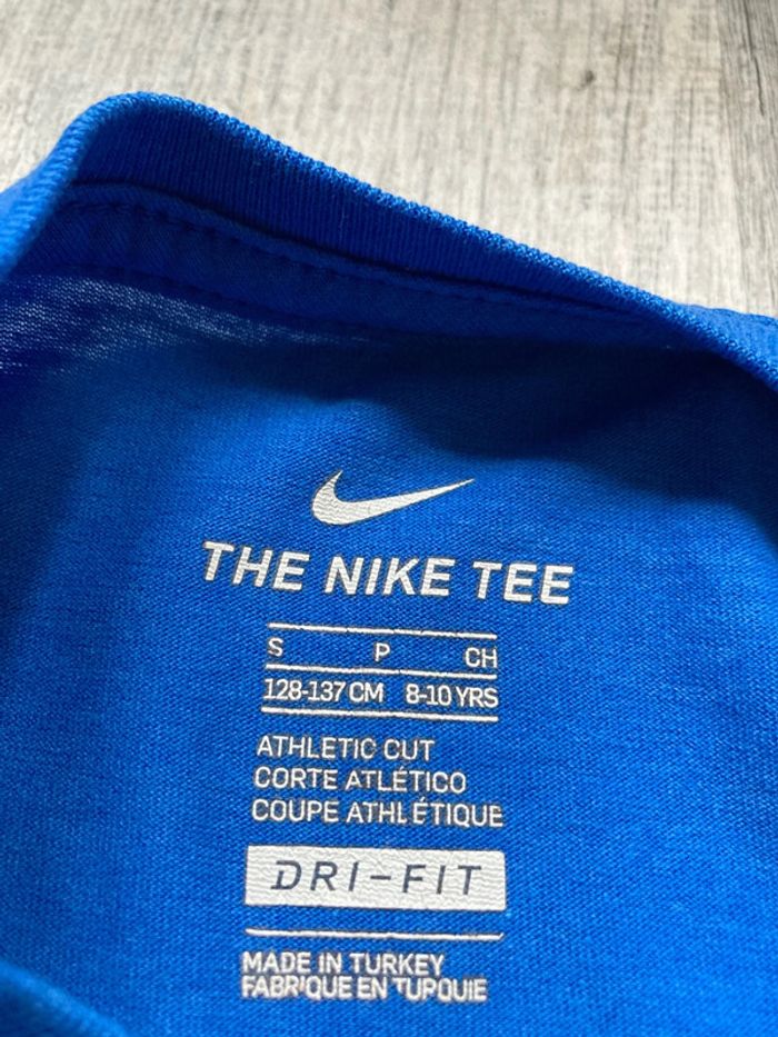 Lot 2 tee-shirts Nike dry fit 8-9 ans - photo numéro 6