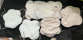 Tout de lit chat moustache