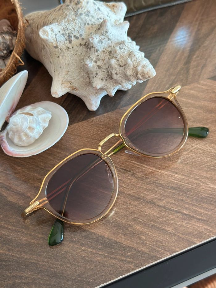 Lunettes de soleil unisexe neuves – monture dorée et branches vertes - photo numéro 2