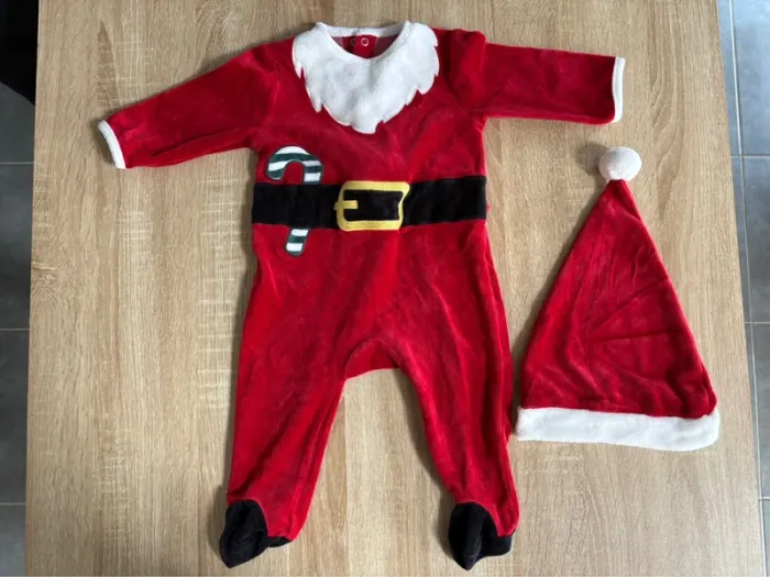 Pyjamas de Noël une pièce taille 12 mois - photo numéro 2