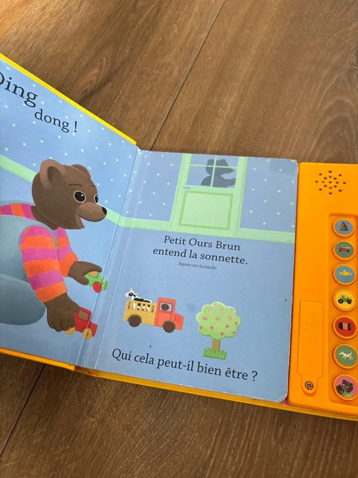 Livre sonore Petit ours brun entend tout - photo numéro 2