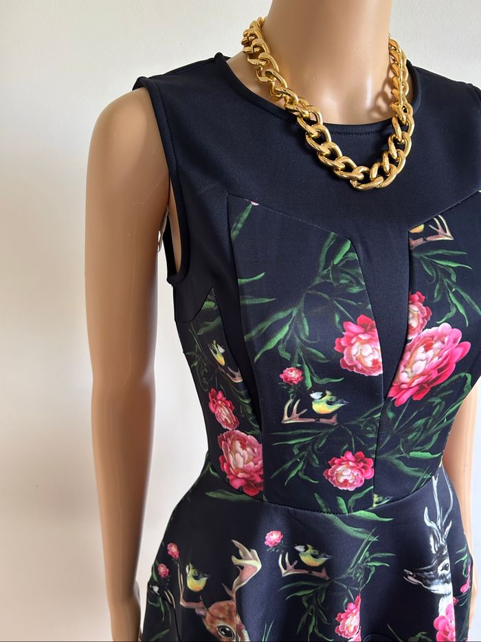 Robe noire et imprimée sans manches Molly Bracken taille 1 jamais portée - photo numéro 4