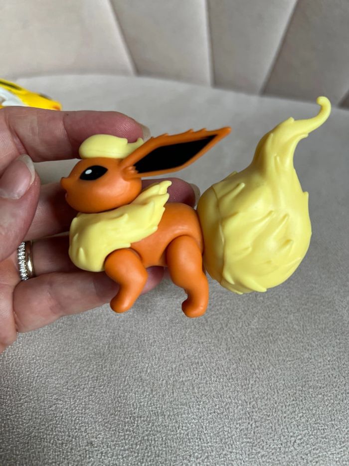 Lot de deux figurines 8 cm Voltali et Pyroli - Pokémon - photo numéro 7