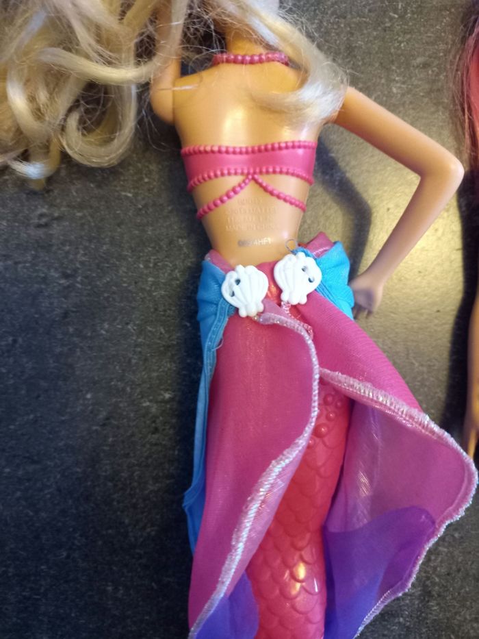 Lot barbies sirènes - photo numéro 4