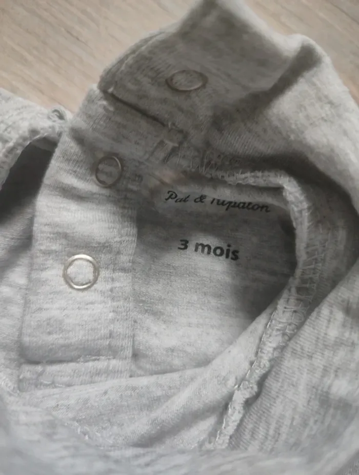 Sous pull 3 mois neuf - photo numéro 2