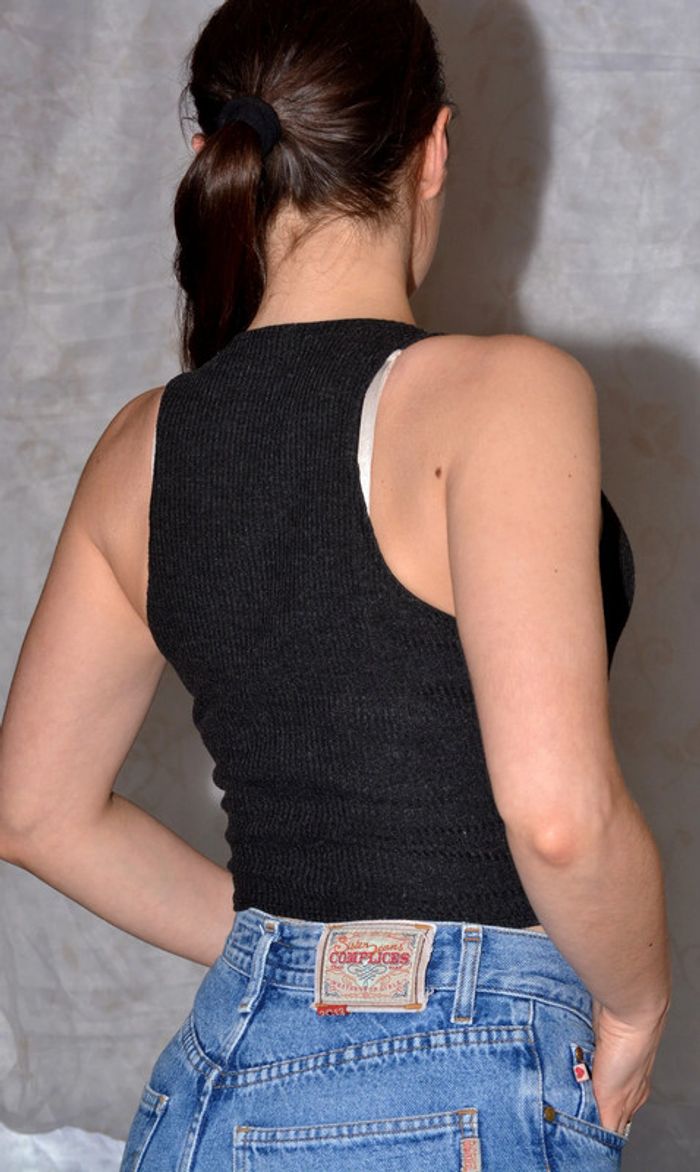 débardeur ajusté court gris foncé uni col rond taille S - photo numéro 5