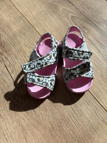 Sandalles plastiques