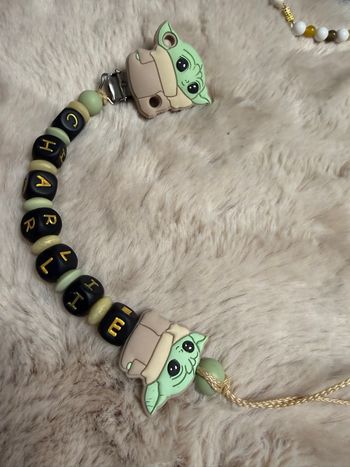 Attache tétine Grogu yoda
