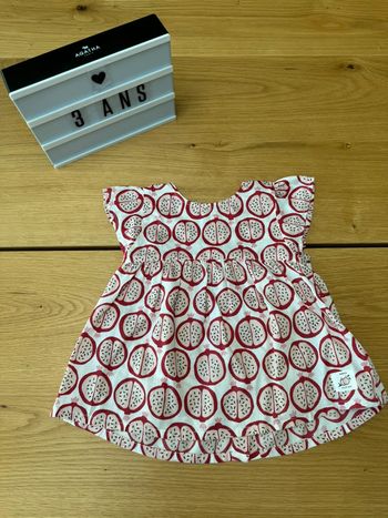 Blouse MC fond blanc et motif de pomegranate rouge - Taille 2/3 Ans
