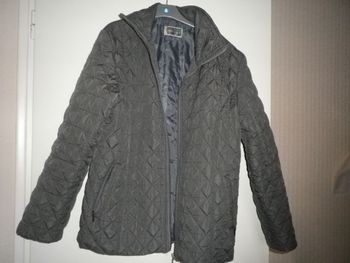 VESTE