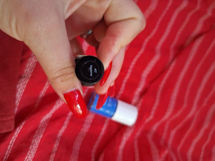 Vernis noir - photo numéro 2