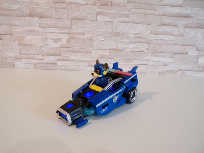 Voiture Pat patrouille - Paw Patrol - Chase (J30)
