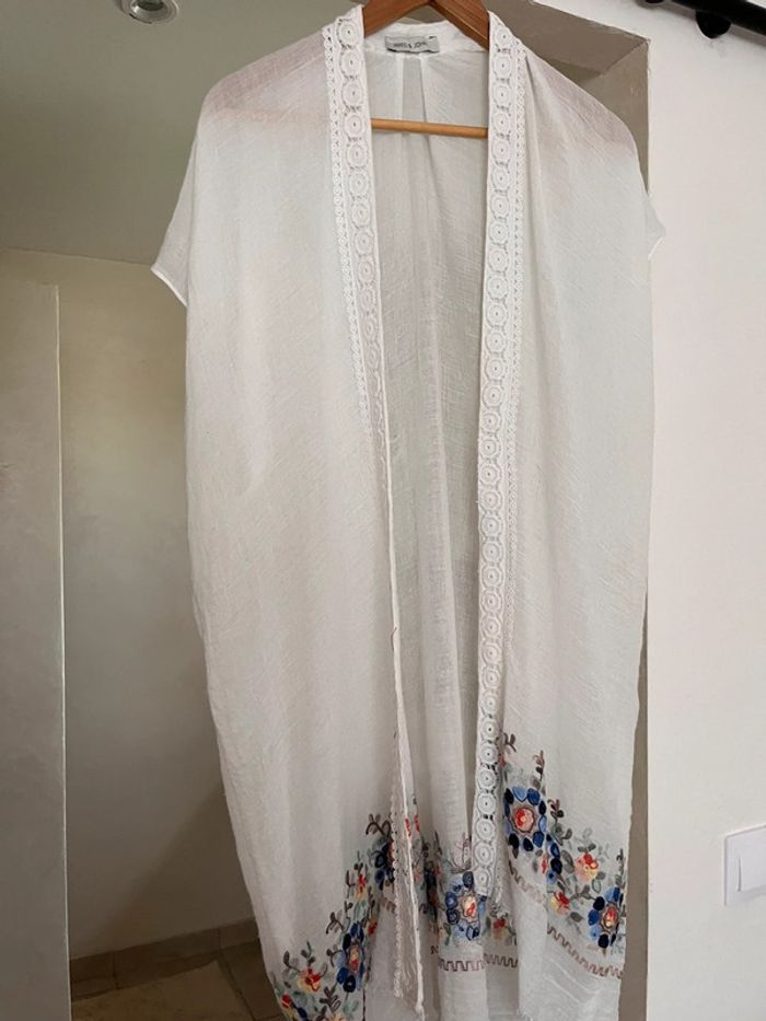 Gilet en voile brodé