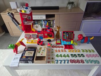 Lot de jouets vtech tut tut chiffres magnétiques girafe et caisse