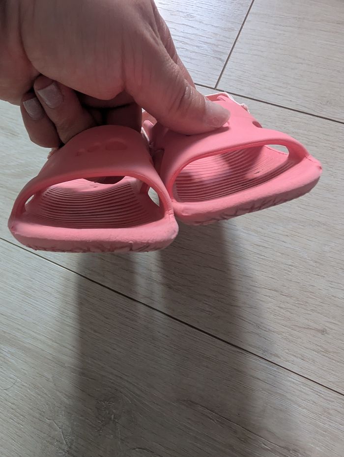 Chaussure de plage fille bon état - photo numéro 3