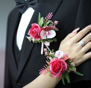 Duo boutonnière et corsage mariage fushia 