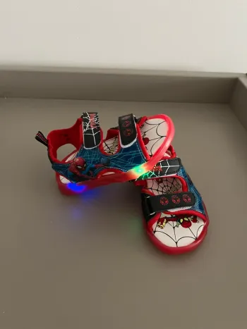 Sandales Spiderman 24 avec lumière