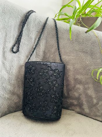 Superbe sac bandoulière pochette femme soirée vintage et chic à perles