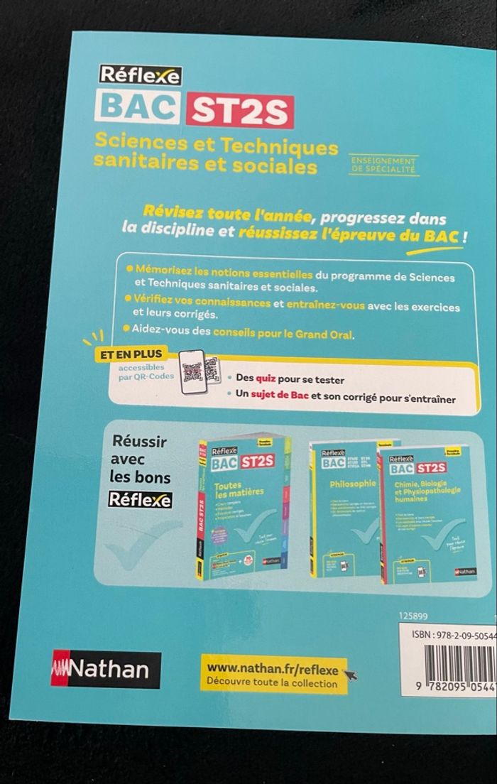 Livre BAC ST2S Sciences et Techniques sanitaires et sociales - photo numéro 2