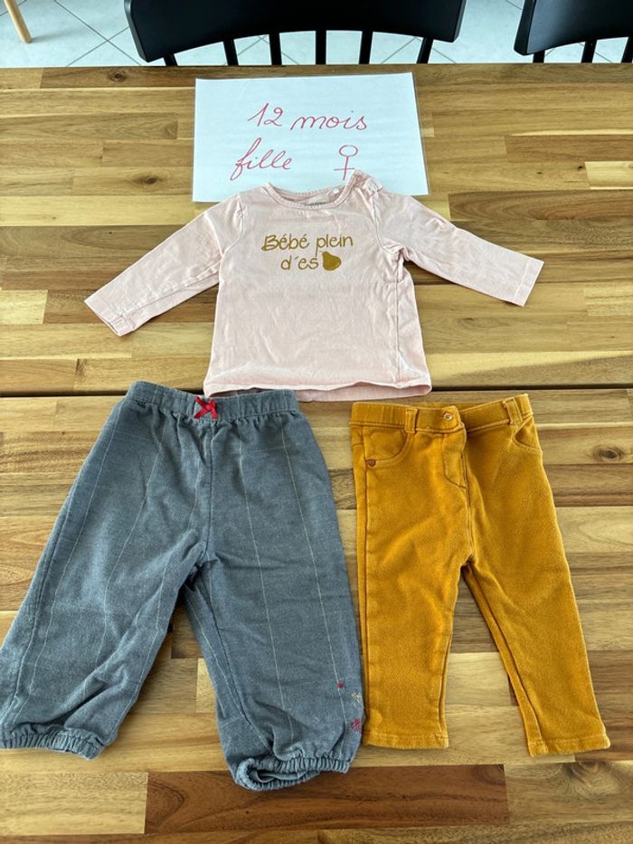 Lot de 2 pantalons et 1 t-shirt