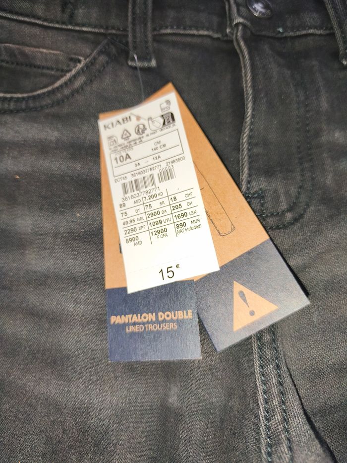 Jeans neuf - photo numéro 2