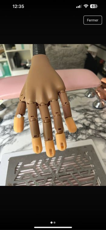 Fausse mains ongles