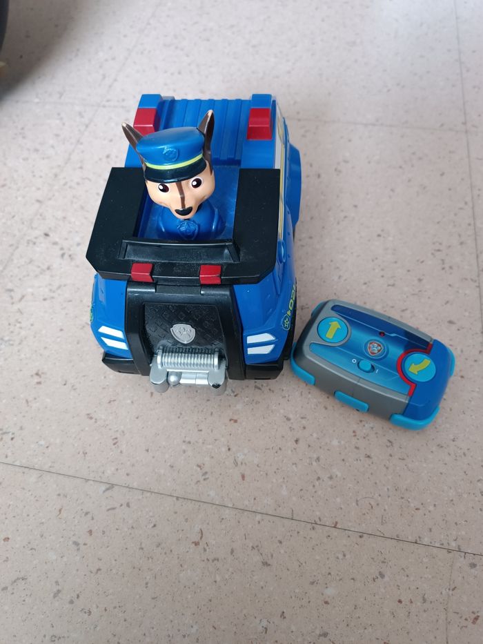 Voiture télécommandée pat patrouille