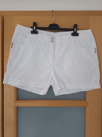 Short femme 46 