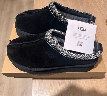 UGG Tazz Plate-forme  Noir  détails gris Taille 38 Neuve