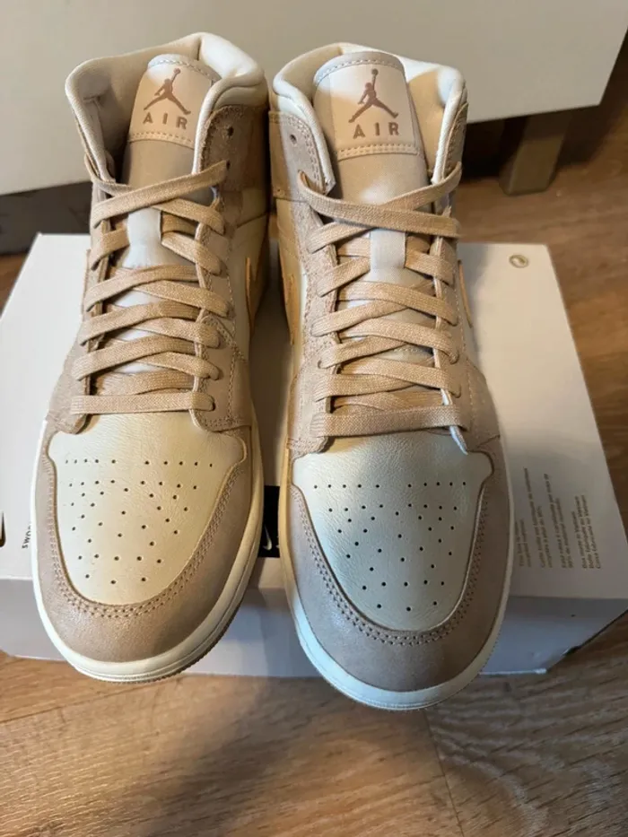 Baskets sneakers montantes Nike air Jordan - photo numéro 5