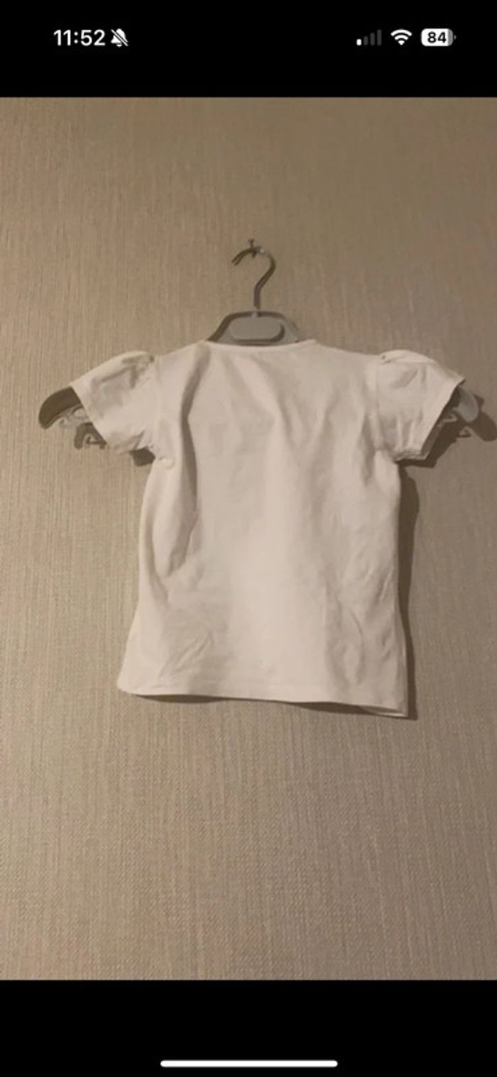 T-shirt blanc avec tongs 5 ans - photo numéro 2